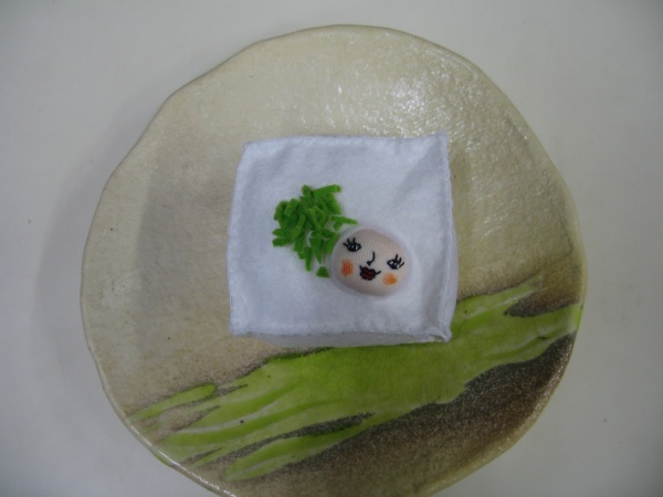 豆腐のように色白マリコ