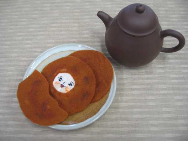 マリコしょうゆせんべい。